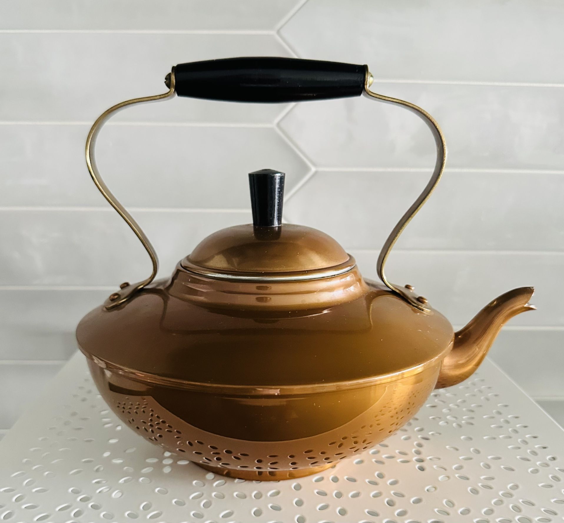 Vintage B&M Douro Copper & Brass Tea Kettle / Pot from Portugal w/ Label on bottom and manufacturers pamphlet. Unused .