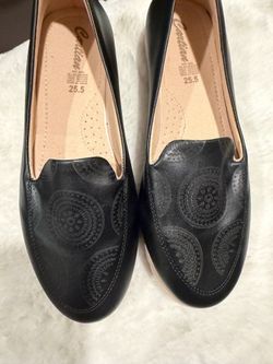 Women’s shoes