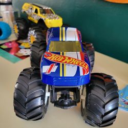 Hot Wheels Giant Monster TRUCK