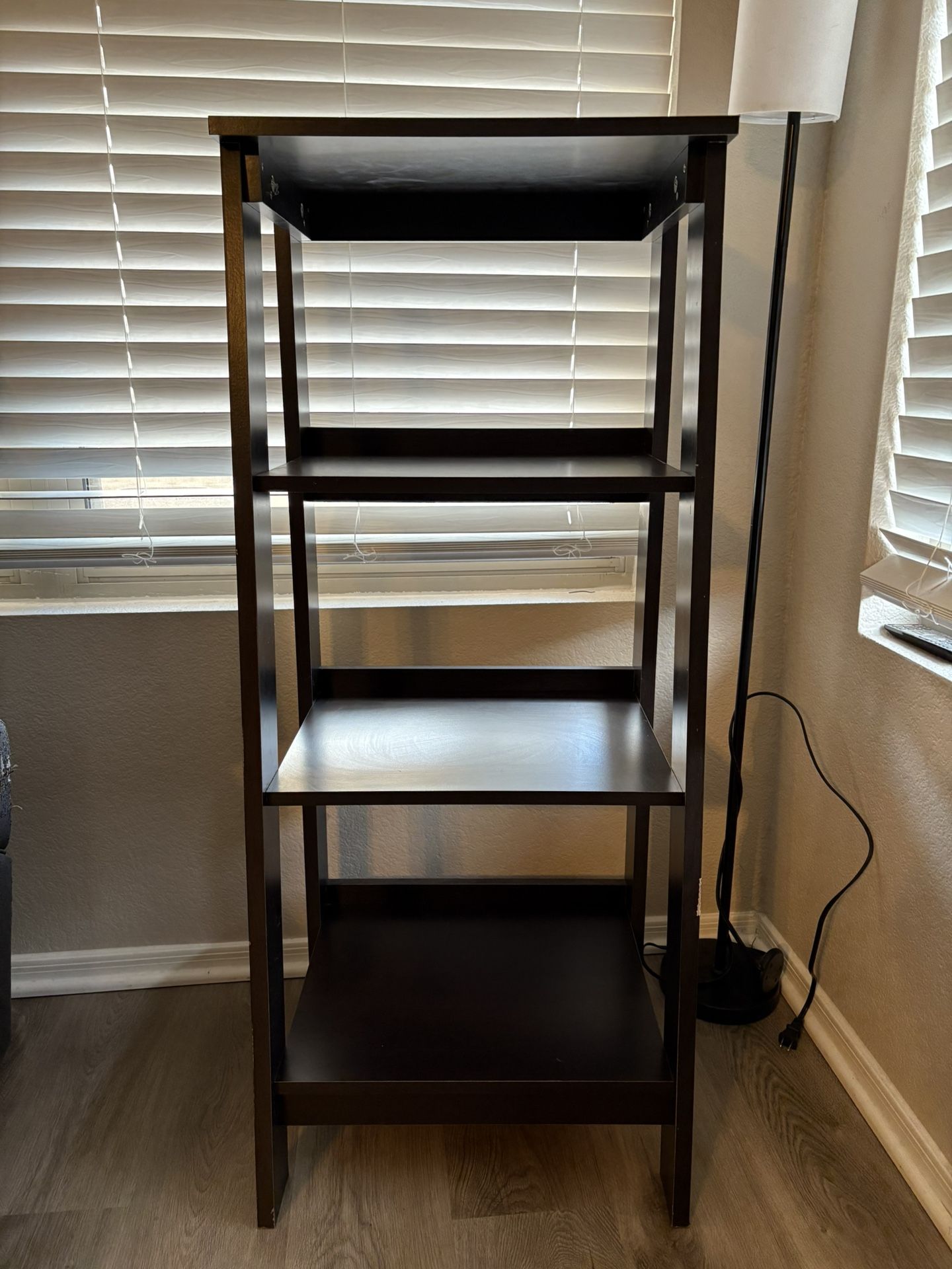shelving unit / etagera