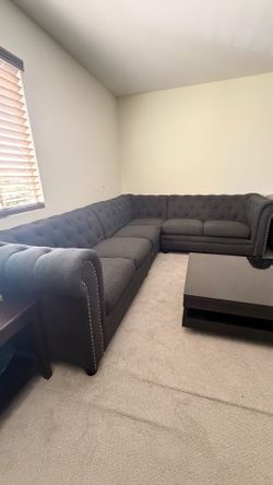 Modern Dark Gray L-Shaped Sectional Sofa – Excellent Condition
