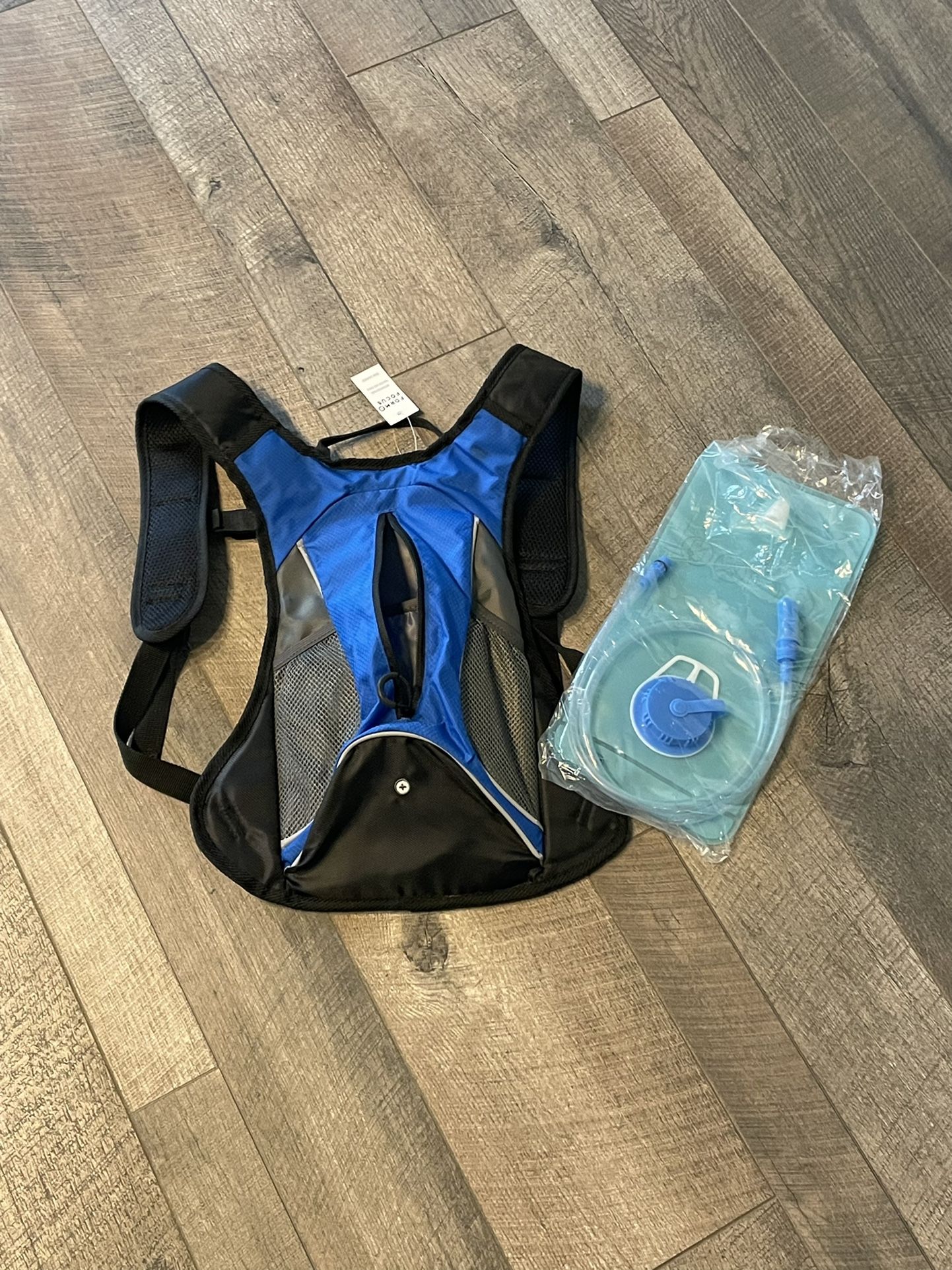 NWT! Form + Focus 1.5 Liter Hydration Backpack.