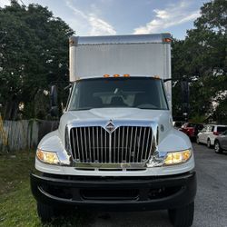 26 Foot Box Truck International Cummings 2014