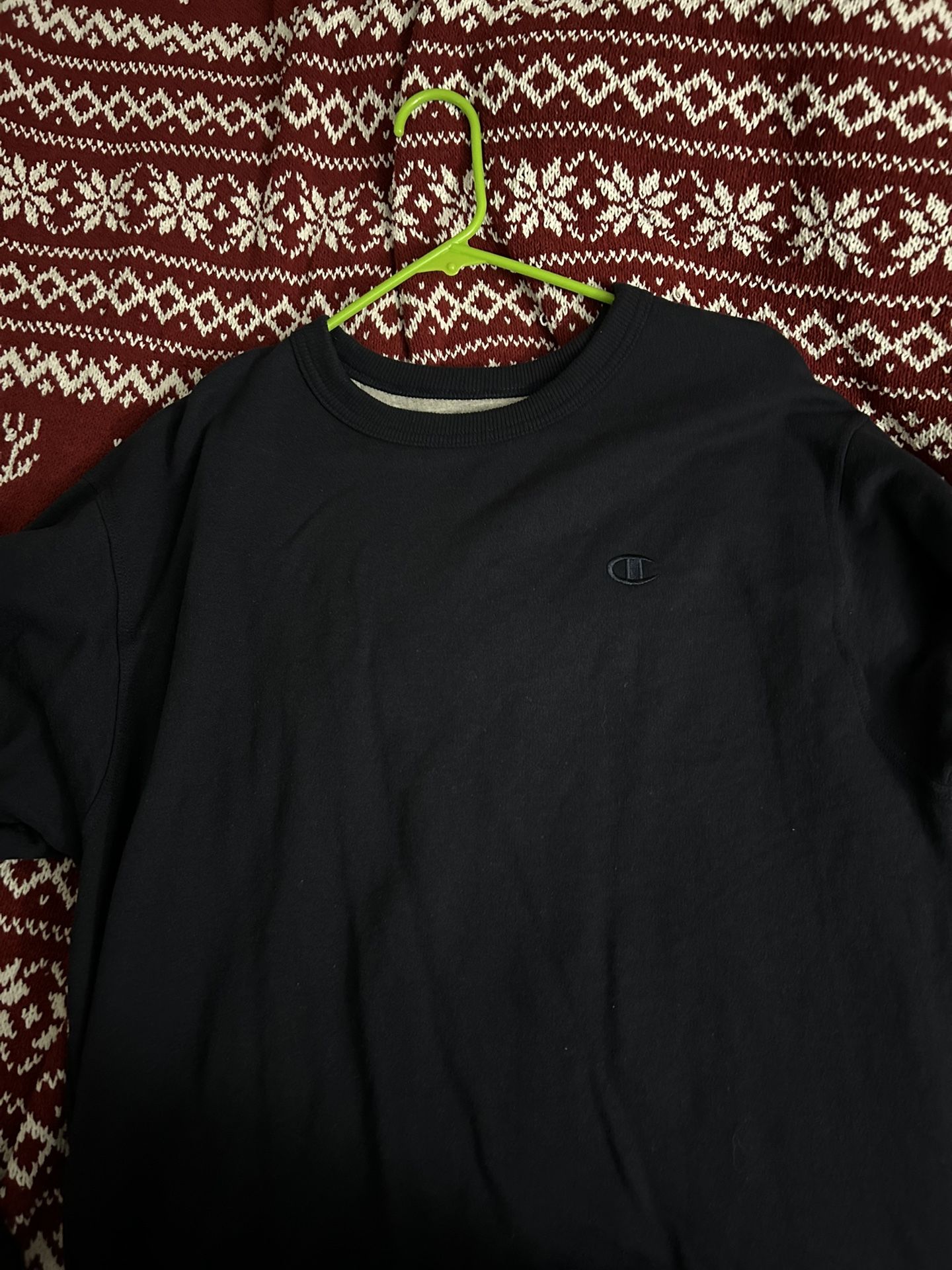 Navy Blue Champion Sweatshirt (L)