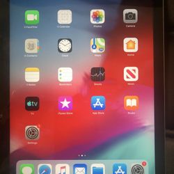 iPad Air 1 WiFi 16GB In Good Condition Unlocked 