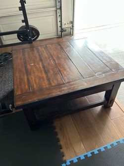 REDUCED PRUCE Solid wood coffee table