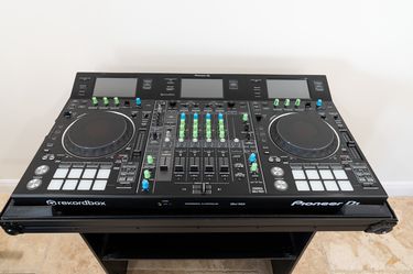 Pioneer DJ DDJ-RZX DJ/Video Controller + Odyssey Case + Stand + Chroma Caps
