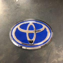 Toyota emblem