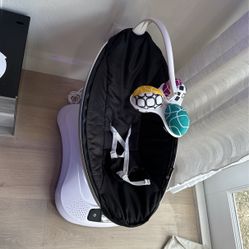 Momaroo Swing 