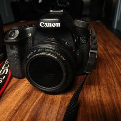 Canon Camera: 70D