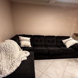 For Sale: Cozy and Stylish Ashley Furniture Dalesley Sectional Sofa — $400!