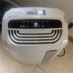 14,000 BTU DeLonghi A/C