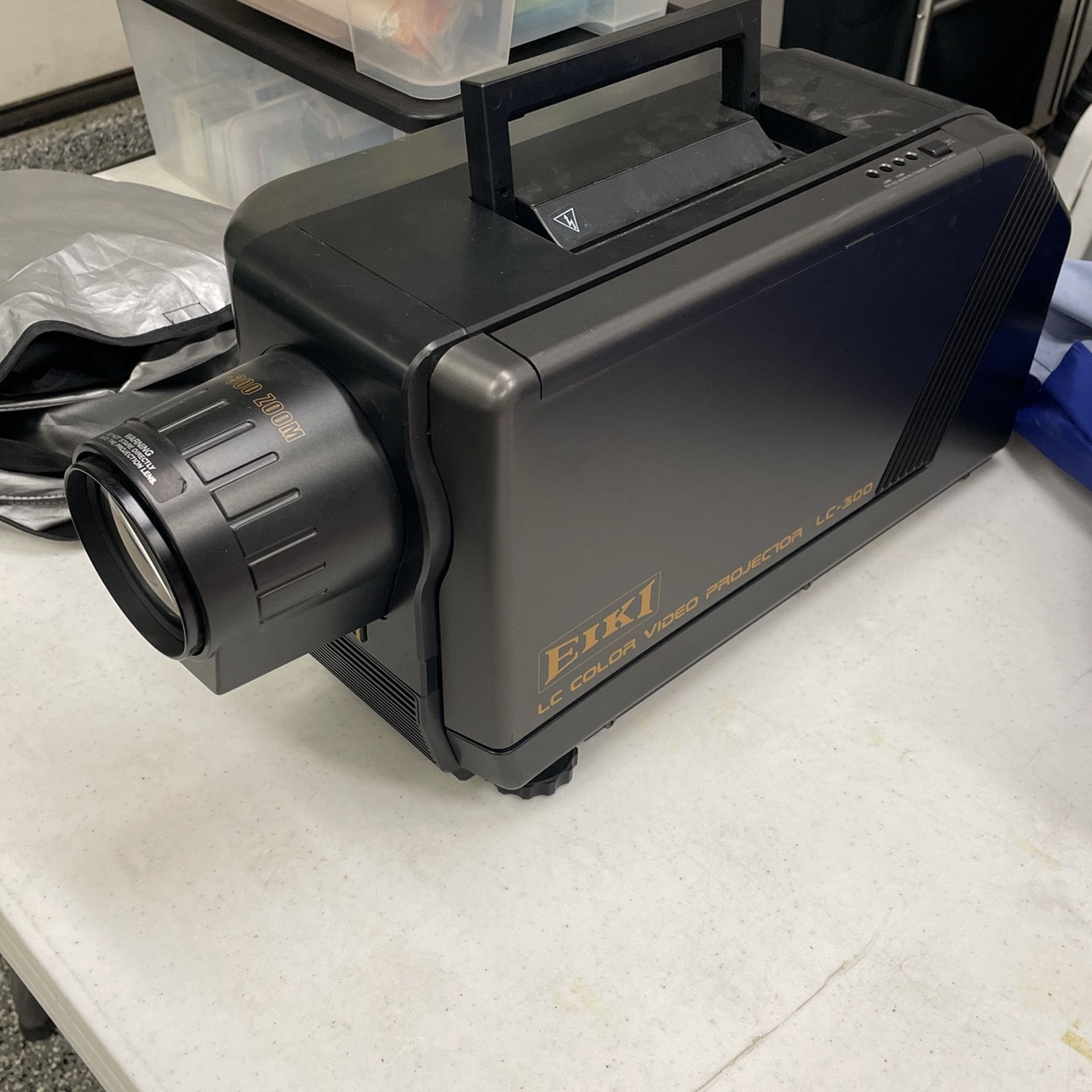 Eiki LC Color Video Projector LC-300