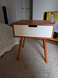 Mid Century Modern Side Table/Nightstand