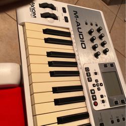M-audio axiom air 61