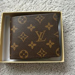 Louis Vuitton Wallet Comes With Box And The Essentials 