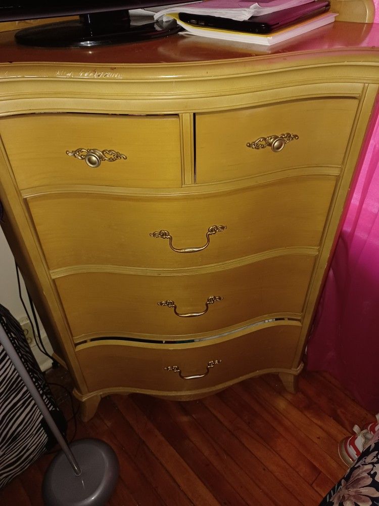 Dresser Set