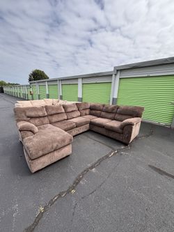 Sectional Couch 