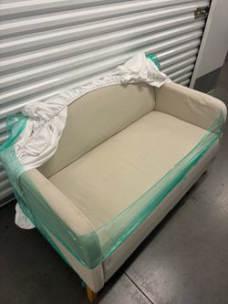 Sofa / loveseat