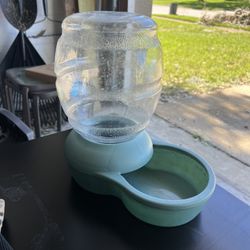 Refillable Water Bowl