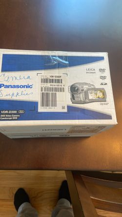Panasonic DVD 3ccd 3DCC DVR -D300 Video Camescope DVD