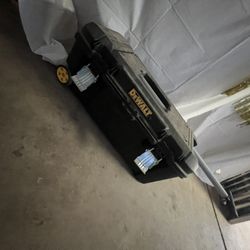 Dewalt Rolling Tool Box 