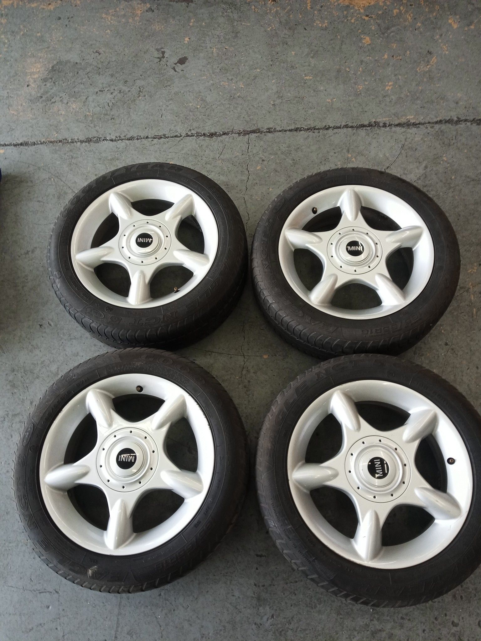 Mini Cooper wheels and tires 16 inch