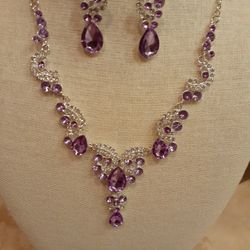 STUNNING PURPLE NECKLACE SET 