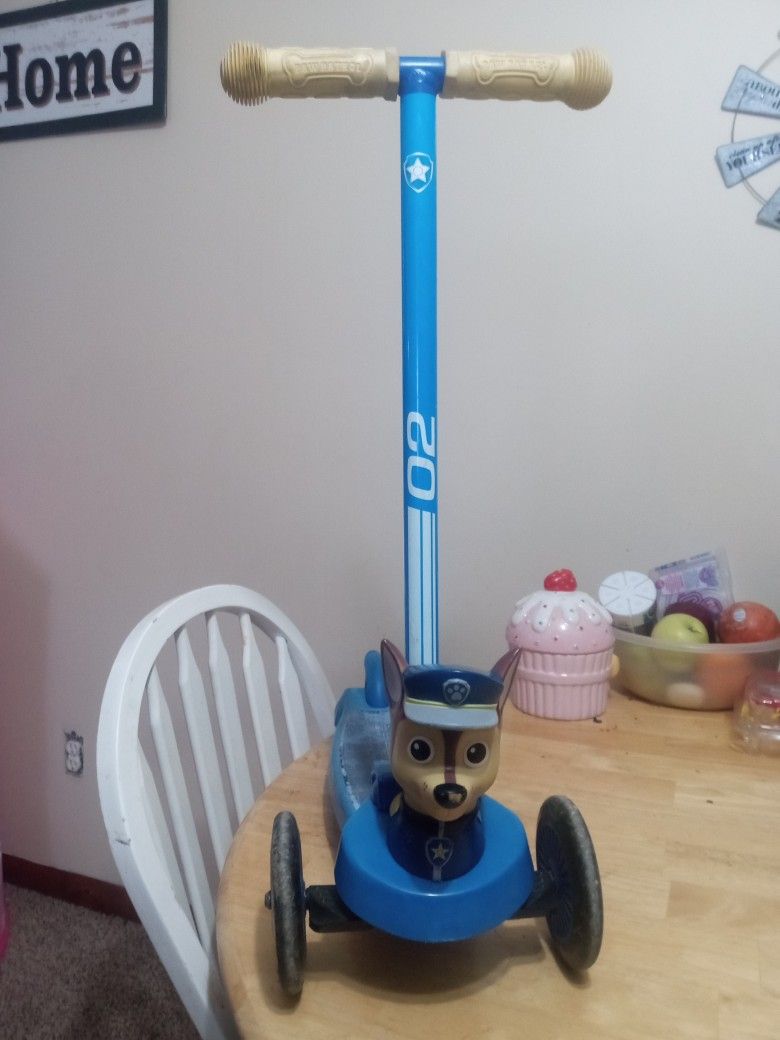 Paw Patrol Chase Scooter