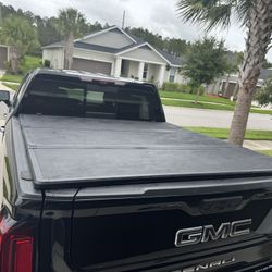 Tri-fold hard  top Pickup bed cover