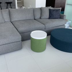 Lounge Deep 2-Piece Sectional Sofa - Right Arm Chaise