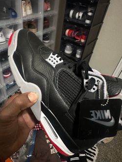 Selling in bulk!!!! All Jordans and Nikes Sz 9.5.