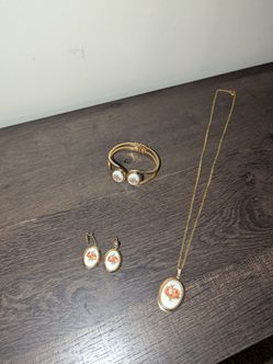 Vintage Gold-Tone Bangle, Necklace and Earrings Featuring Twin Floral