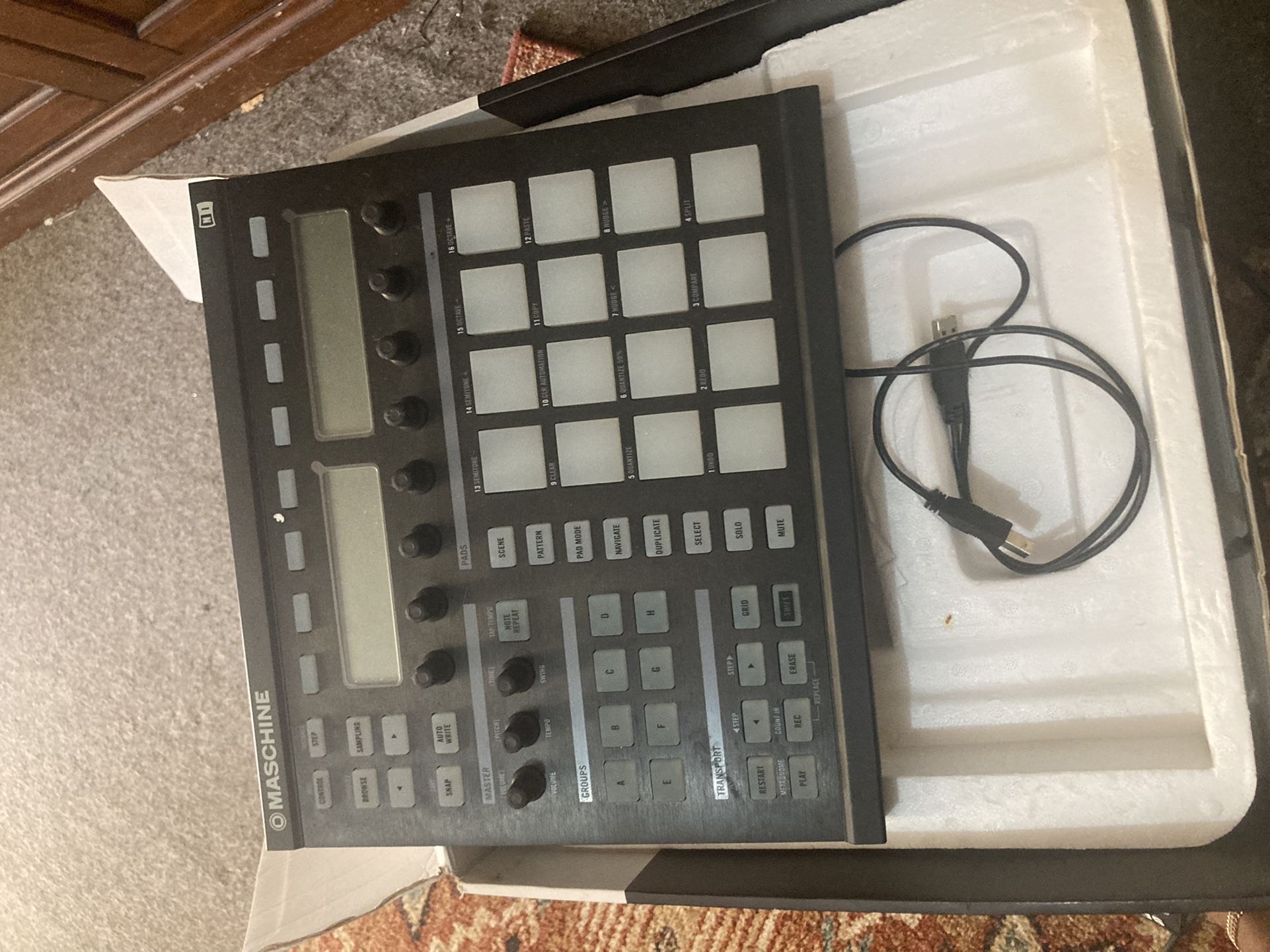 Native Instruments Maschine Mikro MK2 - No Software, Board + Cable Only