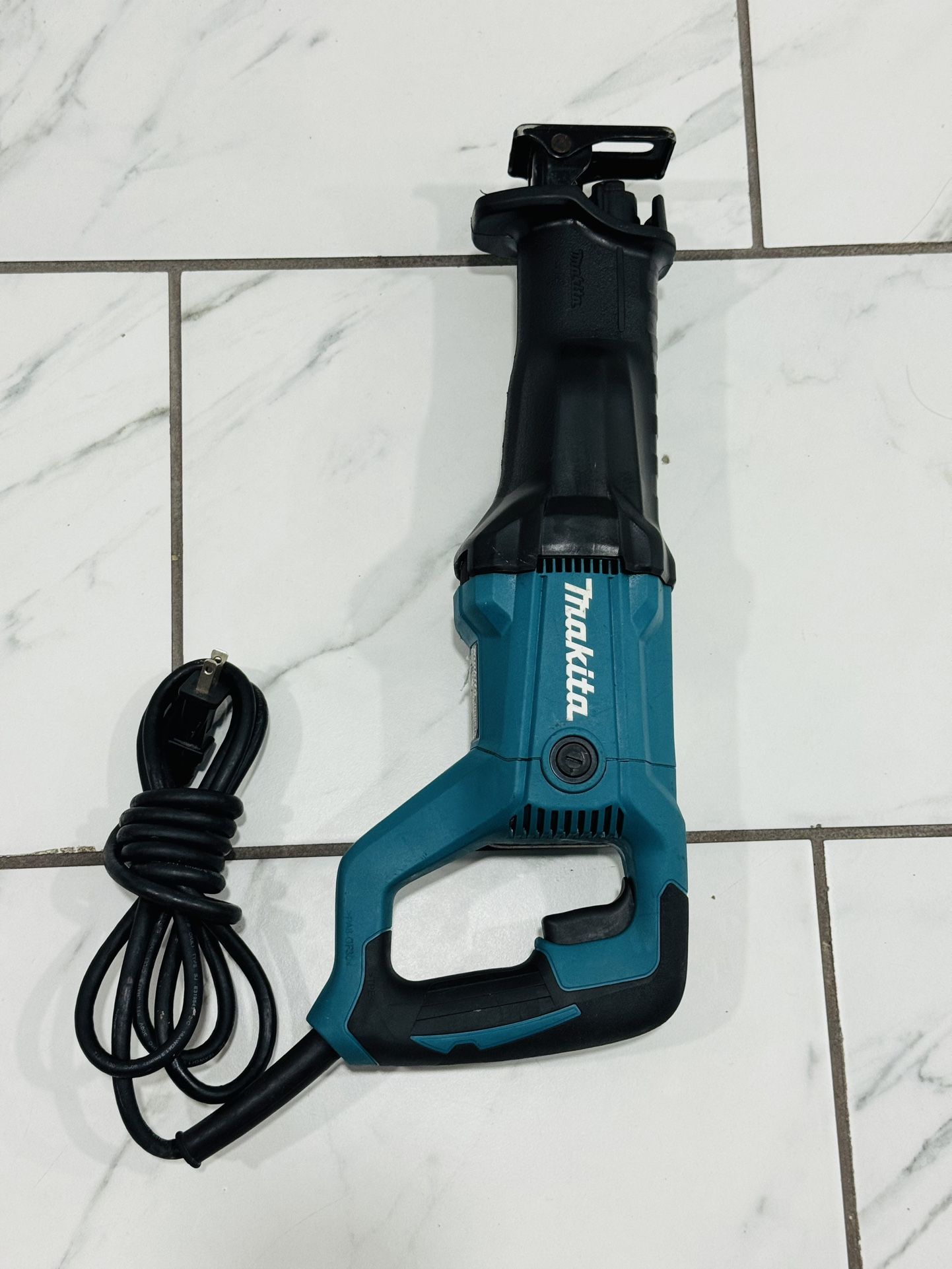 Makita JR3051T Cord Reciprocating Saw 