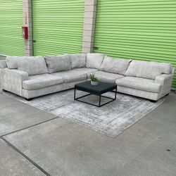 *Free Delivery* Ashley Sectional Couch Sofa 