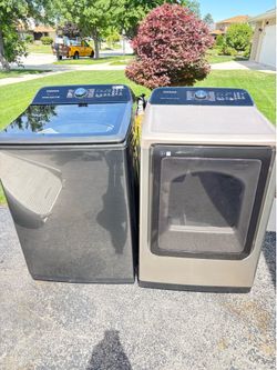 Samsung washer and gas dryer set