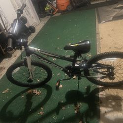 Schwinn Koen 20” Kids Bike 