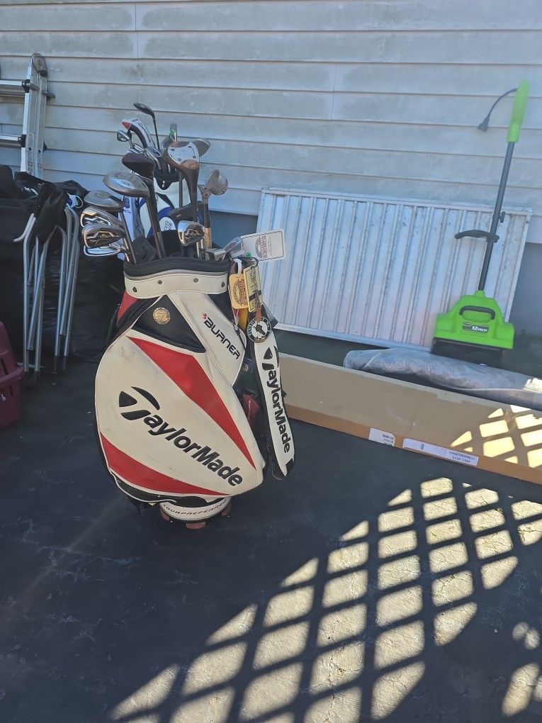 2 Golf Club And Bag Sets