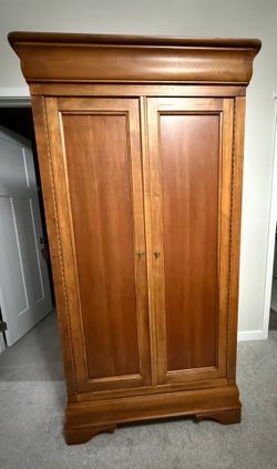 Solid wood bedroom furniture