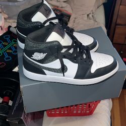 Jordan 1 Mid