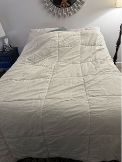 Queen light weight Quilt