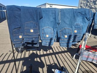 2 pairs of 36×30 // 3 pairs ofv38w×28L CARHART JEANS