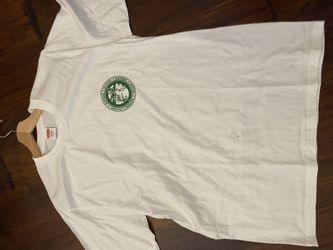 Large Supreme Tee 75$