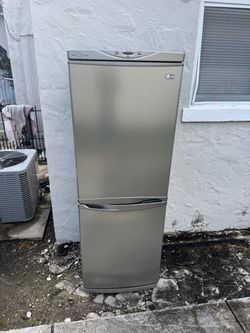 Fridge (working good)