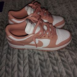 Women's Nikes Size 9