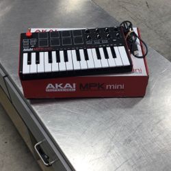 AKAI  Compact Keyboard