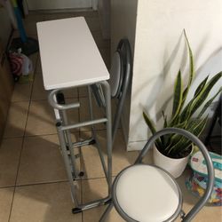 Dinner Table kitchen Table/ Chairs