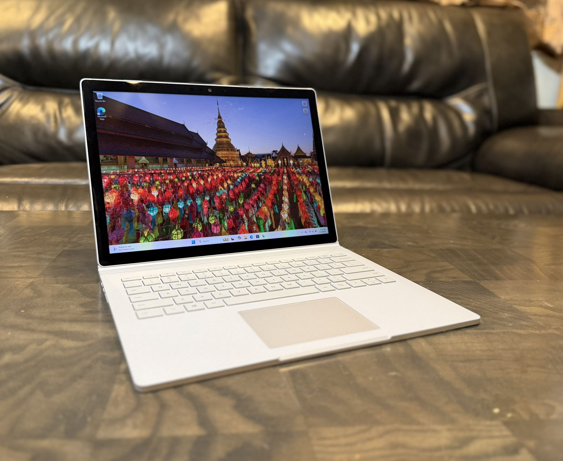 Touchscreen Microsoft Surface Book 2 Core i5 8GB RAM 256GB SSD 2K display Windows 11 tablet laptop computer