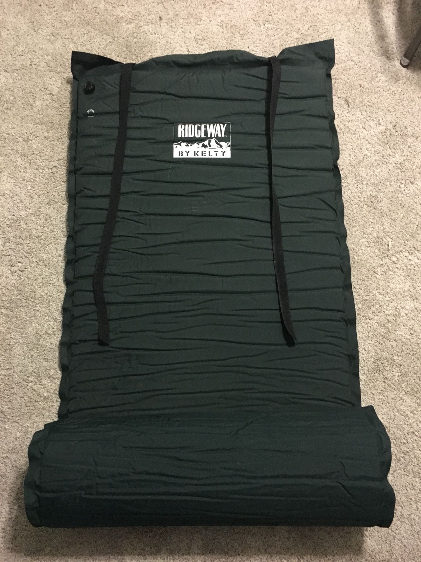 Self inflatable sleeping pad Ridgeway by Kelty